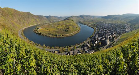 Moselle River, vallée de la Moselle et Bremm, Cochem-Zell, Rhénanie-Palatinat, Allemagne Photographie de stock - Premium Libres de Droits, Code: 600-05821956