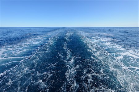 Cruise Ship Wake, Greenland Sea, Arctic Ocean, Arctic Foto de stock - Sin royalties Premium, Código: 600-05822038