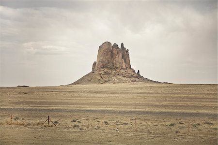 Ford Butte from Highway 491, between Newcomb and Little Water, New Mexico, USA Foto de stock - Sin royalties Premium, Código: 600-05822092