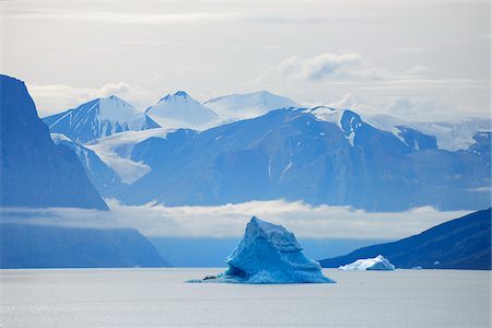 simsearch:600-05822017,k - Iceberg, Kong Oscar Fjord, Greenland Foto de stock - Sin royalties Premium, Código: 600-05947826