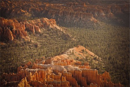 parque nacional de bryce canion - Bryce Amphitheater, Bryce Canyon National Park, Utah, USA Foto de stock - Royalty Free Premium, Número: 600-05973174