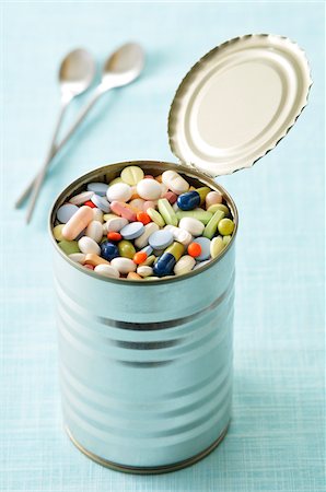 Tin Can Full of Medicine Stock Photo - Premium Royalty-Free, Code: 600-05973307