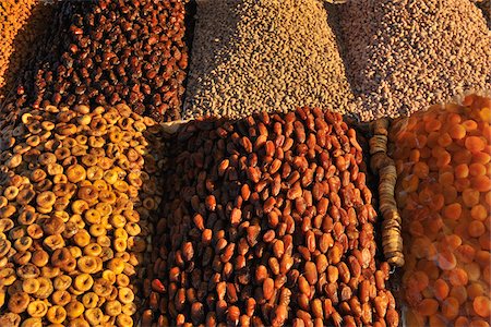 Dried Fruit and Nuts on Market, Marrakech, Morocco Foto de stock - Sin royalties Premium, Código: 600-06038059