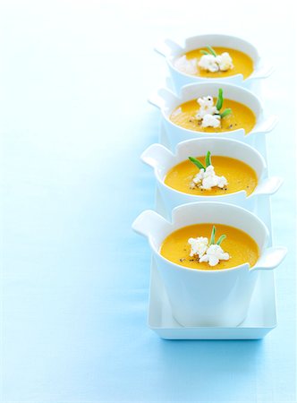 saladier - Potage à la courge avec garniture de Popcorn Photographie de stock - Premium Libres de Droits, Code: 600-06038244