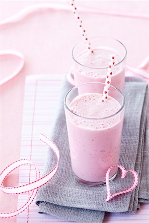 simsearch:600-03738810,k - Berry Smoothie Stock Photo - Premium Royalty-Free, Code: 600-06059785