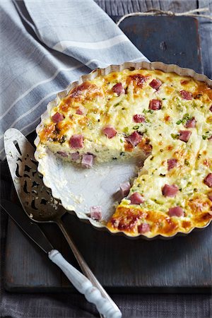 simsearch:600-07311279,k - Ham and Cheese Quiche Foto de stock - Sin royalties Premium, Código: 600-06059792