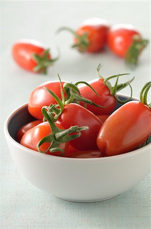 simsearch:600-06119628,k - Tomates Photographie de stock - Premium Libres de Droits, Code: 600-06119640