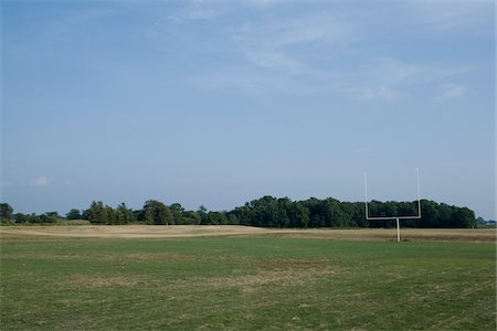 Empty Football Field and Goal Post, Cadiz, Indiana, USA Foto de stock - Sin royalties Premium, Código: 600-06125586