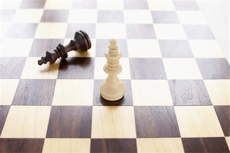 parte - Chessboard and Chess Pieces Foto de stock - Sin royalties Premium, Código: 600-06180180