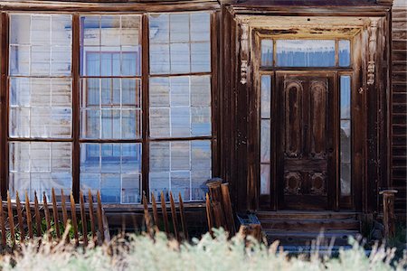 Windows and Door of Building, Bodie State Historic Park, California, USA Foto de stock - Sin royalties Premium, Código: 600-06190607