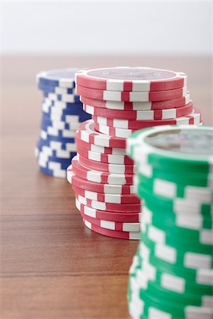 simsearch:600-06302228,k - Stacks of Poker Chips Foto de stock - Sin royalties Premium, Código: 600-06302272