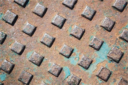 simsearch:600-02886688,k - Manhole Cover Stock Photo - Premium Royalty-Free, Code: 600-06334545