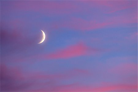 sky only - Crescent Moon, Maine, USA Stock Photo - Premium Royalty-Free, Code: 600-06355116