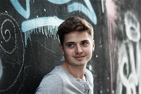 portrait young man outdoor - Portrait of Man, Mannheim, Baden-Wurttemberg, Germany Stock Photo - Premium Royalty-Free, Code: 600-06355254