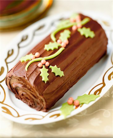 dolci natalizi - Chocolate Yule Log Fotografie stock - Premium Royalty-Free, Codice: 600-06355382