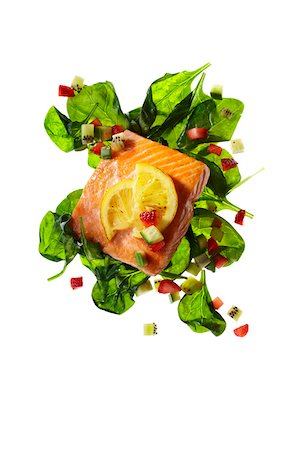 salad overhead - Salmon Steak with Spinach, Cucumber, Strawberries, and Kiwi Stock Photo - Premium Royalty-Free, Code: 600-06383005