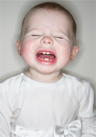 photography baby girl - Baby Girl Crying Foto de stock - Sin royalties Premium, Código: 600-06397687