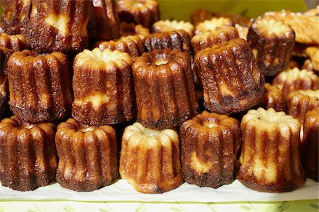 foods for culture european - Close-Up of Canele Pastries, Bordeaux, Gironde, Aquitaine, France Stock Photo - Premium Royalty-Free, Code: 600-06407683