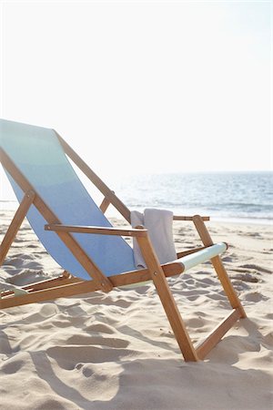 photo division - Beach Chair and Towel, Arcachon, Gironde, Aquitaine, France Foto de stock - Royalty Free Premium, Número: 600-06407693