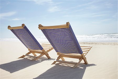 silla de playa - Pair of Beach Chairs, Lacanau, Gironde, Aquitaine, France Foto de stock - Sin royalties Premium, Código: 600-06407705