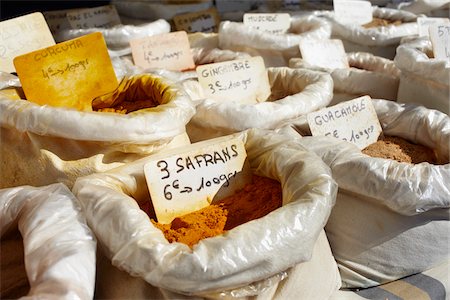 Bags of Spices for Sale at Market, Cap Ferret, Gironde, Aquitaine, France Photographie de stock - Premium Libres de Droits, Code: 600-06407730