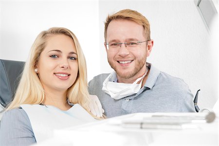 simsearch:600-06438927,k - Portrait of Young Woman and Dentist at Dentist's Office, Germany Photographie de stock - Premium Libres de Droits, Code: 600-06438888