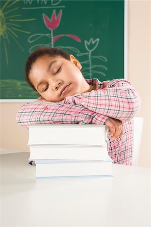 simsearch:600-06543524,k - Girl Sleeping in Classroom, Baden-Wurttemberg, Germany Photographie de stock - Premium Libres de Droits, Code: 600-06548586