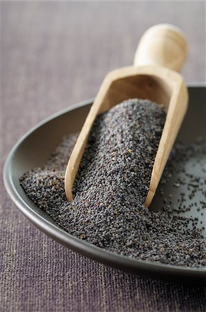 seed and nobody - Close-up of Bowl of Poppy Seeds with Scoop Foto de stock - Sin royalties Premium, Código: 600-06553488