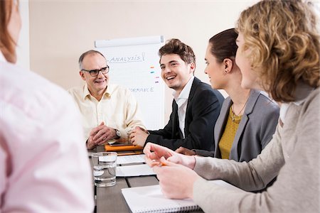 Business People Meeting in Boardroom Photographie de stock - Premium Libres de Droits, Code: 600-06621018