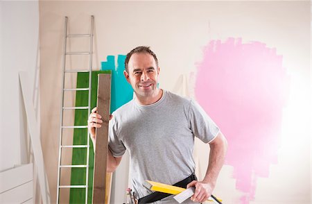 pintura (substancia para pintar) - Mature Man Renovating his Home Foto de stock - Sin royalties Premium, Código: 600-06679378