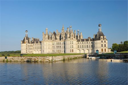 simsearch:600-06732607,k - Chambord Castle (Chateau de Chambord), UNESCO World Heritage Site. Chambord, Loir-et-Cher, Loire Valley, Loire, France. Foto de stock - Sin royalties Premium, Código: 600-06714200