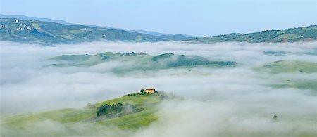 Typical Tuscany landscape with farm in morning with fog near Pienza. Pienza, Siena district, Tuscany, Toscana, Italy. Stock Photo - Premium Royalty-Free, Code: 600-06732594