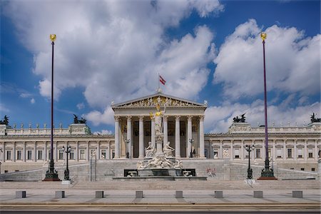 simsearch:600-02669978,k - Austrian Parliament and Pallas Athene statue in Vienna. Vienna, Austria. Foto de stock - Sin royalties Premium, Código: 600-06732629