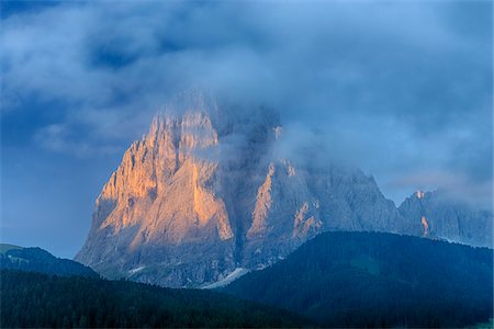 sunrise in the alps - Mount Langkofel with Clouds, Val Gardena, South Tyrol, Trentino-Alto Adige, Dolomites, Italy Stock Photo - Premium Royalty-Free, Code: 600-06758345