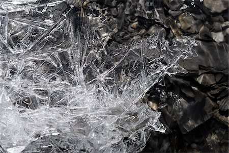 frozen - Ice Crystals on Water, Grindelwald, Bernese Oberland, Canton of Bern, Switzerland Foto de stock - Sin royalties Premium, Código: 600-06758366