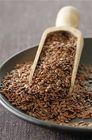 Close-up of Flax Seeds in Bowl with Scoop, Studio Shot Photographie de stock - Premium Libres de Droits, Code: 600-06752240