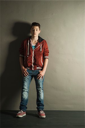 Full Length Portrait of Teenager, Studio Shot Photographie de stock - Premium Libres de Droits, Code: 600-06752457