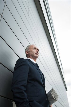 Portrait of Businessman Outdoors, Mannheim, Baden-Wurttemberg, Germany Photographie de stock - Premium Libres de Droits, Code: 600-06773375