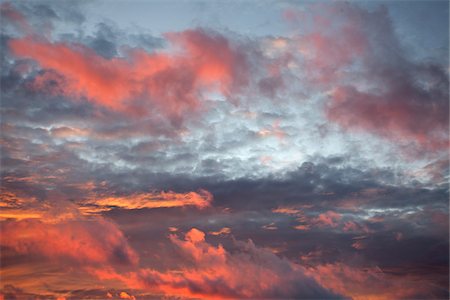 encapotado - Sunset sky over the Atlantic Ocean Foto de stock - Sin royalties Premium, Código: 600-06782118