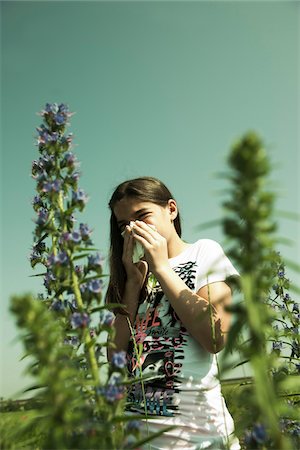 facial tissue - Girl having Allergic Reaction to Plants, Mannheim, Baden-Wurttemberg, Germany Stock Photo - Premium Royalty-Free, Code: 600-06808911