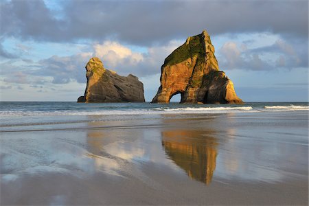 roca - Archway Islands, Wharariki Beach, Golden Bay, Puponga, South Island, Tasman, New Zealand Photographie de stock - Premium Libres de Droits, Code: 600-06841911