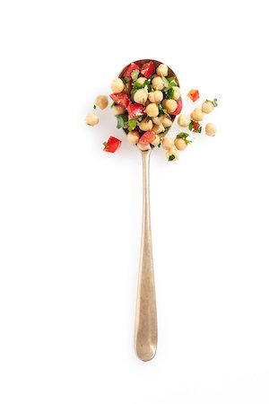Overhead View of Chickpea and Tomato Salad on Spoon, White Background, Studio Shot Foto de stock - Sin royalties Premium, Código: 600-06934995