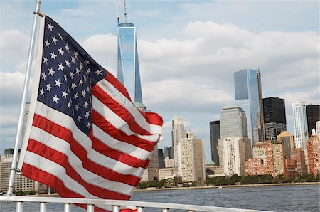 simsearch:600-07529132,k - American Flag on Ferry with One World Trade Center and Skyline in Background, New York City, New York, USA Photographie de stock - Premium Libres de Droits, Code: 600-06939616