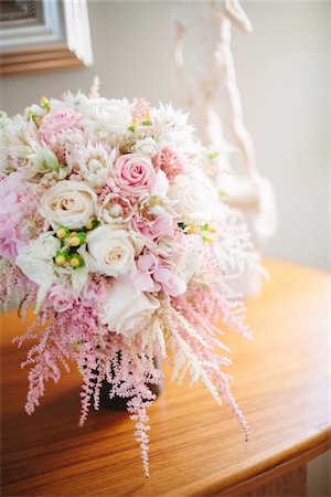 Bridal Bouquet of Flowers, Toronto, Ontario, Canada Stock Photo - Premium Royalty-Free, Code: 600-06939695