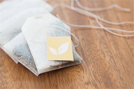 Close-up of Tea Bags with Tag, Studio Shot Photographie de stock - Premium Libres de Droits, Code: 600-06967782