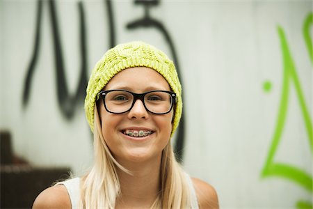 Portrait of Girl, Mannheim, Baden-Wurttemberg, Germany Photographie de stock - Premium Libres de Droits, Code: 600-07117279