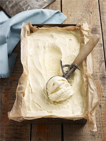 Overhead View of Tray of Homemade Ice Cream, Studio Shot Photographie de stock - Premium Libres de Droits, Code: 600-07110442