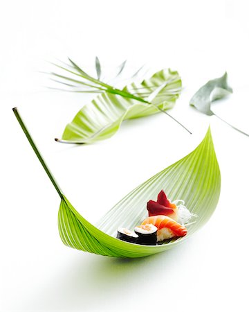 simsearch:600-08082960,k - Sushi on bamboo leaf, studio shot Stock Photo - Premium Royalty-Free, Code: 600-07156135