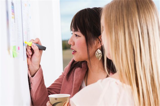 Young Businesswomen in Office, Mannheim, Baden-Wurttemberg, Germany Stock Photo - Premium Royalty-Free, Artist: Uwe Umstätter, Image code: 600-07204060