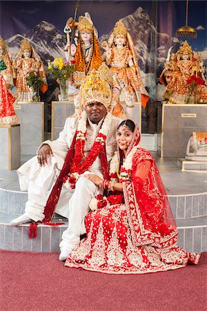 saree images - Portrait of Hindu Bride and Groom, Toronto, Ontario, Canada Stock Photo - Premium Royalty-Free, Code: 600-07204154